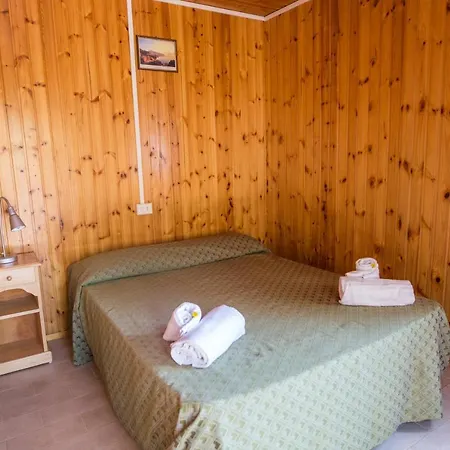 Bleu Village Мета