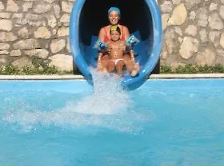 Bleu Village Holiday park Meta