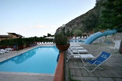 Bleu Village 4*