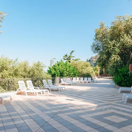 Bleu Village 4*